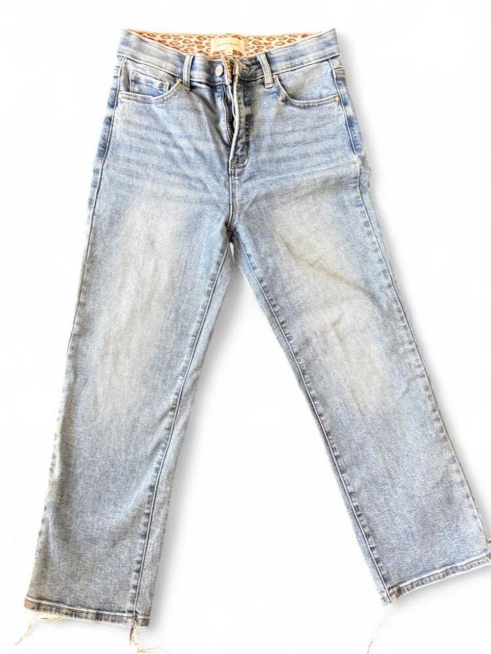 Women’s Straight Jeans in Light Blue Wash